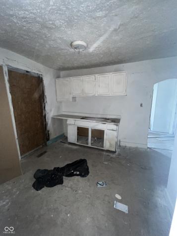 639 Warren Avenue Indianapolis IN 46221