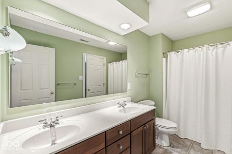 764 Hanover Close Zionsville IN 46077