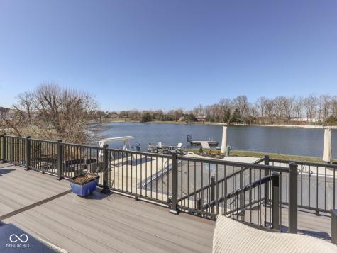 4652 Waters Edge Way Greenwood IN 46143
