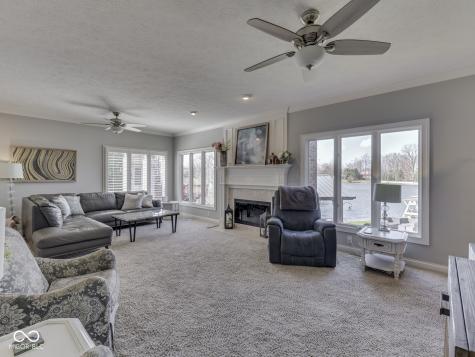 4652 Waters Edge Way Greenwood IN 46143
