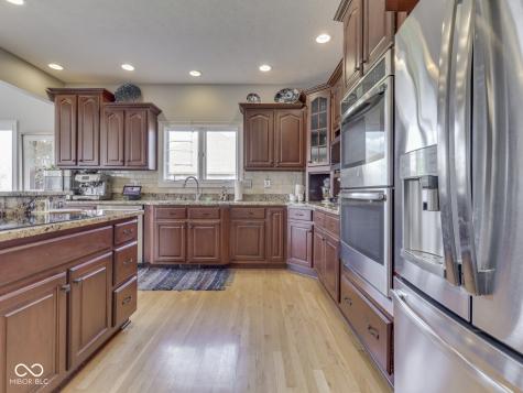 4652 Waters Edge Way Greenwood IN 46143