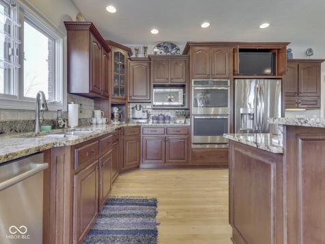 4652 Waters Edge Way Greenwood IN 46143