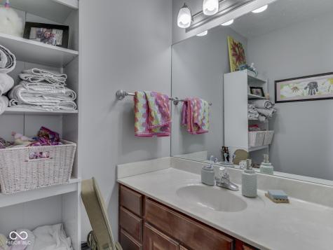 4652 Waters Edge Way Greenwood IN 46143