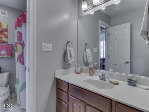 4652 Waters Edge Way Greenwood IN 46143