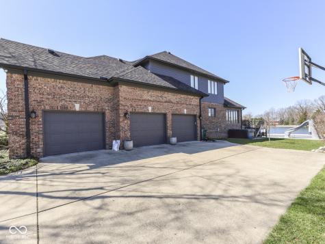 4652 Waters Edge Way Greenwood IN 46143