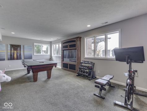 4652 Waters Edge Way Greenwood IN 46143