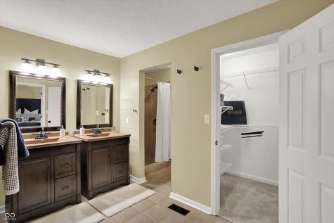 12430 Hyacinth Drive Fishers IN 46037