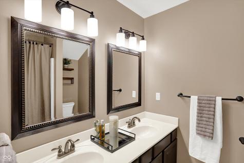 12430 Hyacinth Drive Fishers IN 46037