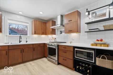 9944 Holaday Drive Carmel IN 46032