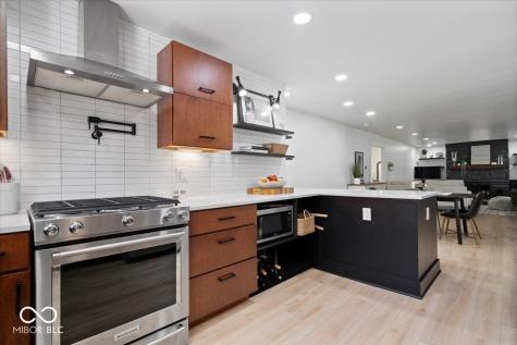 9944 Holaday Drive Carmel IN 46032