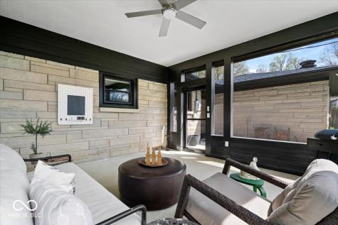 9944 Holaday Drive Carmel IN 46032