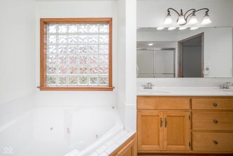 4390 Brittany Drive Zionsville IN 46077