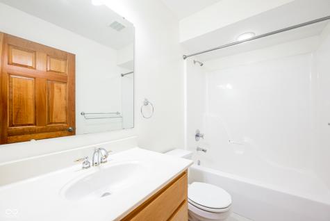 4390 Brittany Drive Zionsville IN 46077