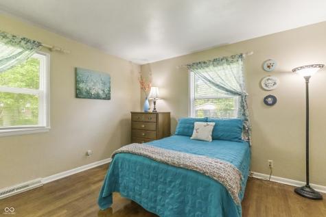 7034 Maryvale Court Indianapolis IN 46214