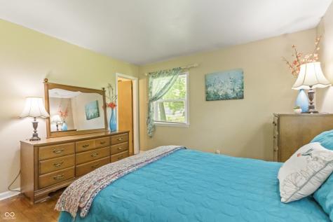 7034 Maryvale Court Indianapolis IN 46214