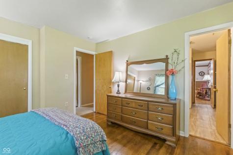 7034 Maryvale Court Indianapolis IN 46214