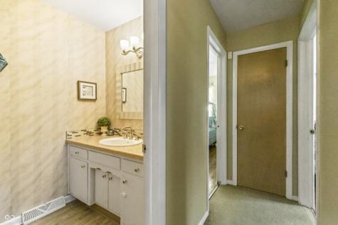 7034 Maryvale Court Indianapolis IN 46214