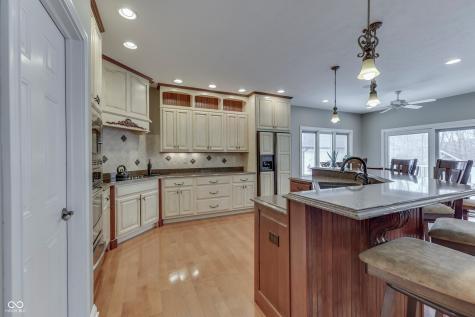 5898 Claybrook Drive Bargersville IN 46106