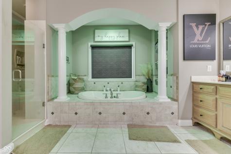 5898 Claybrook Drive Bargersville IN 46106