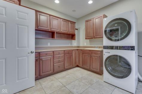 5898 Claybrook Drive Bargersville IN 46106