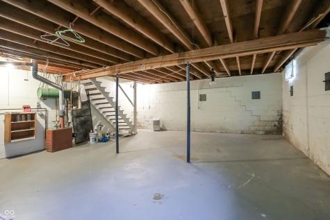1609 E Woodland Drive Bloomington IN 47408