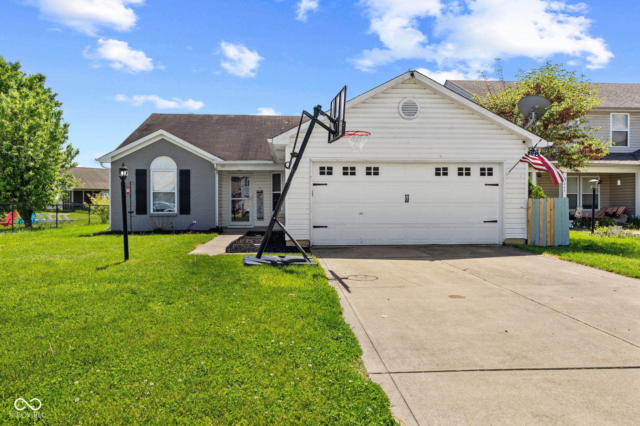 2227 Rolling Hill Court Columbus IN 47201