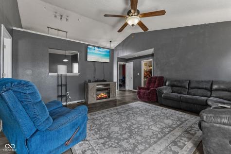 2227 Rolling Hill Court Columbus IN 47201