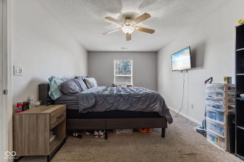 2227 Rolling Hill Court Columbus IN 47201