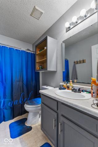 2227 Rolling Hill Court Columbus IN 47201