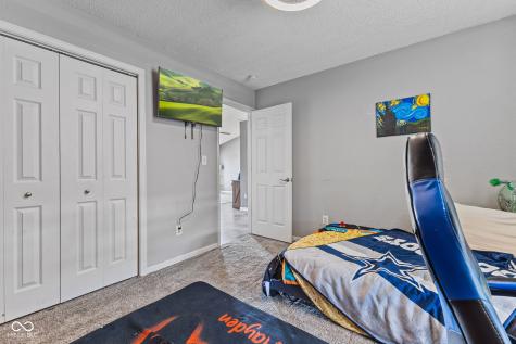 2227 Rolling Hill Court Columbus IN 47201