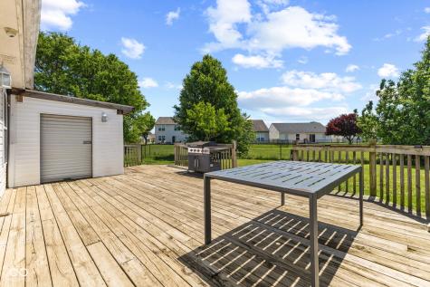 2227 Rolling Hill Court Columbus IN 47201