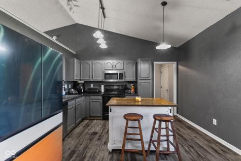 2227 Rolling Hill Court Columbus IN 47201
