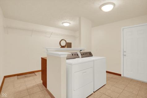 8101 Eaton Court Indianapolis IN 46239
