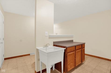8101 Eaton Court Indianapolis IN 46239