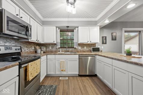 211 Hillview Drive Jamestown IN 46147