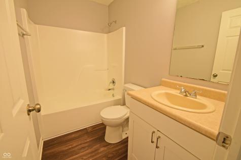 5262 Bogey Drive Indianapolis IN 46235