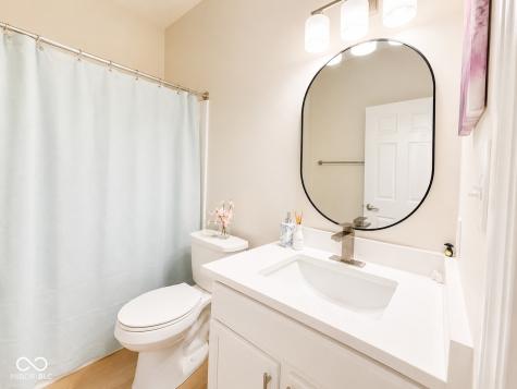 5872 Wintersweet Lane Whitestown IN 46075