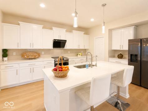5872 Wintersweet Lane Whitestown IN 46075