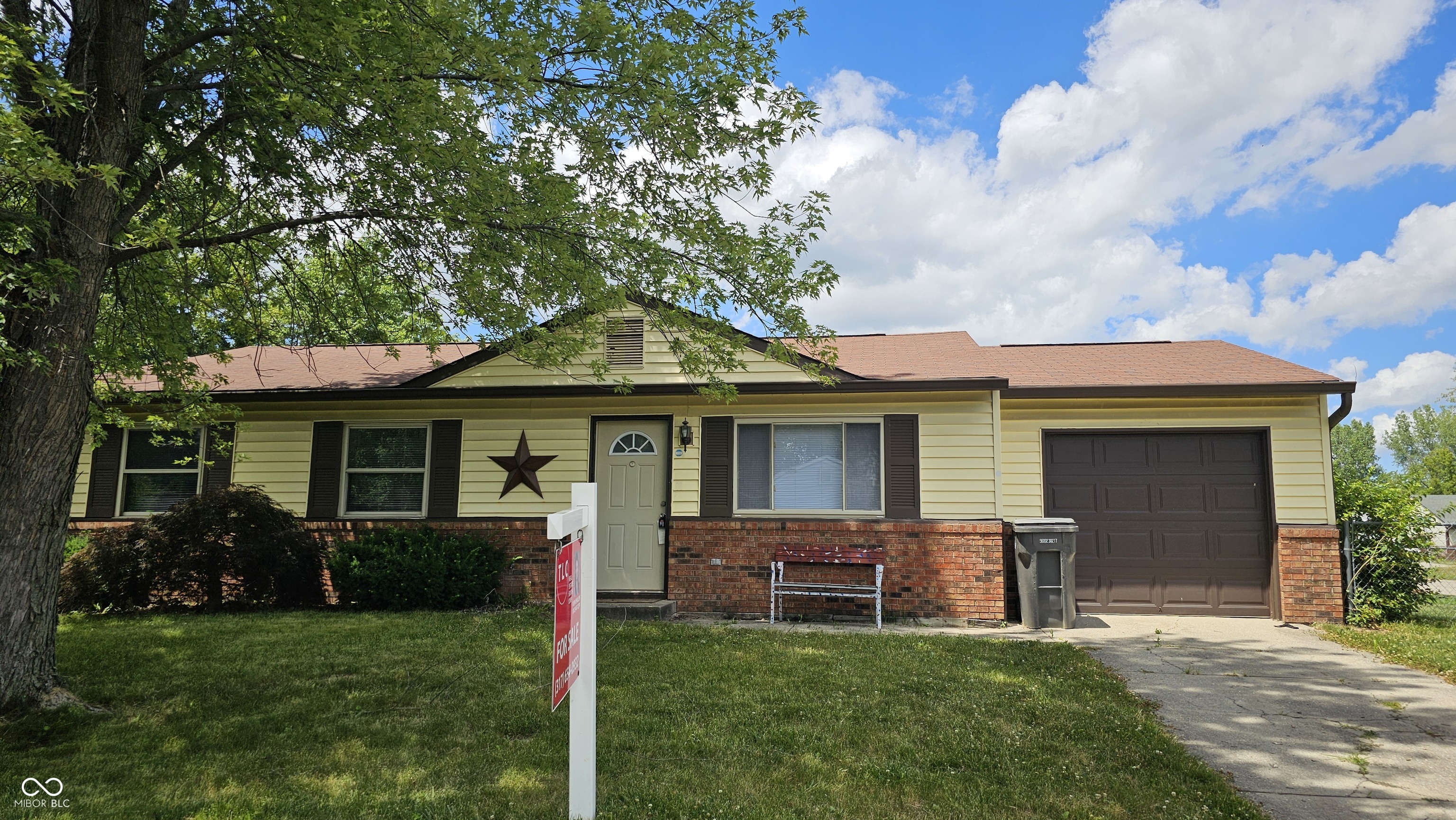 5884 La Fleur Court Indianapolis IN 46237