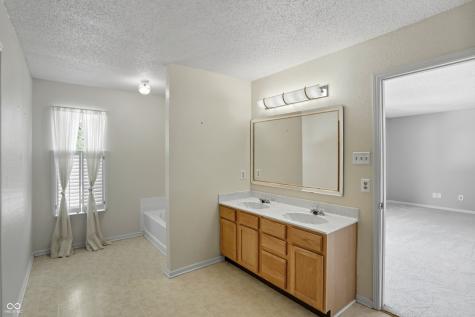 12890 Old Glory Drive Fishers IN 46037