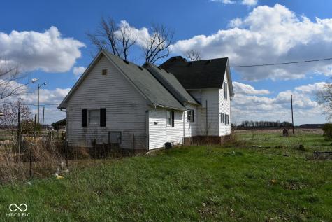 364 W 1650 N Summitville IN 46070