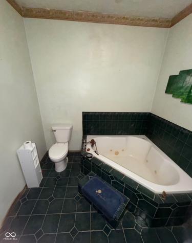 364 W 1650 N Summitville IN 46070