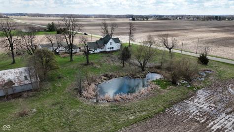 364 W 1650 N Summitville IN 46070