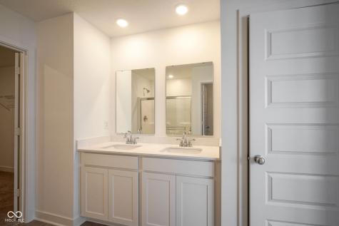 7600 Fallsworth Drive Avon IN 46123