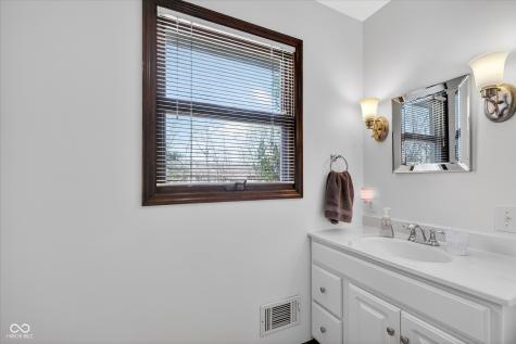 7368 E 71st Street Indianapolis IN 46256
