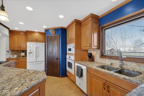 7368 E 71st Street Indianapolis IN 46256
