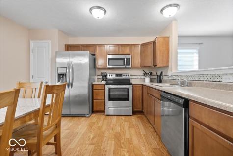 6333 Pinebark Place Indianapolis IN 46217