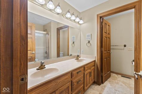 1489 Eagle Trace Drive Greenwood IN 46143