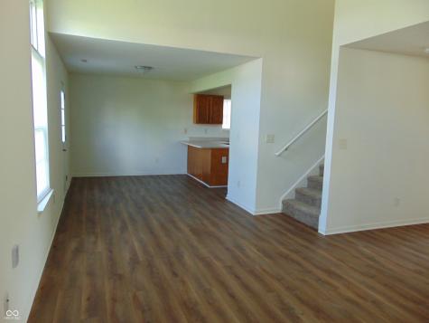 8125 Maple Stream Lane Indianapolis IN 46217