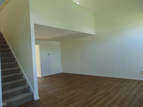 8125 Maple Stream Lane Indianapolis IN 46217